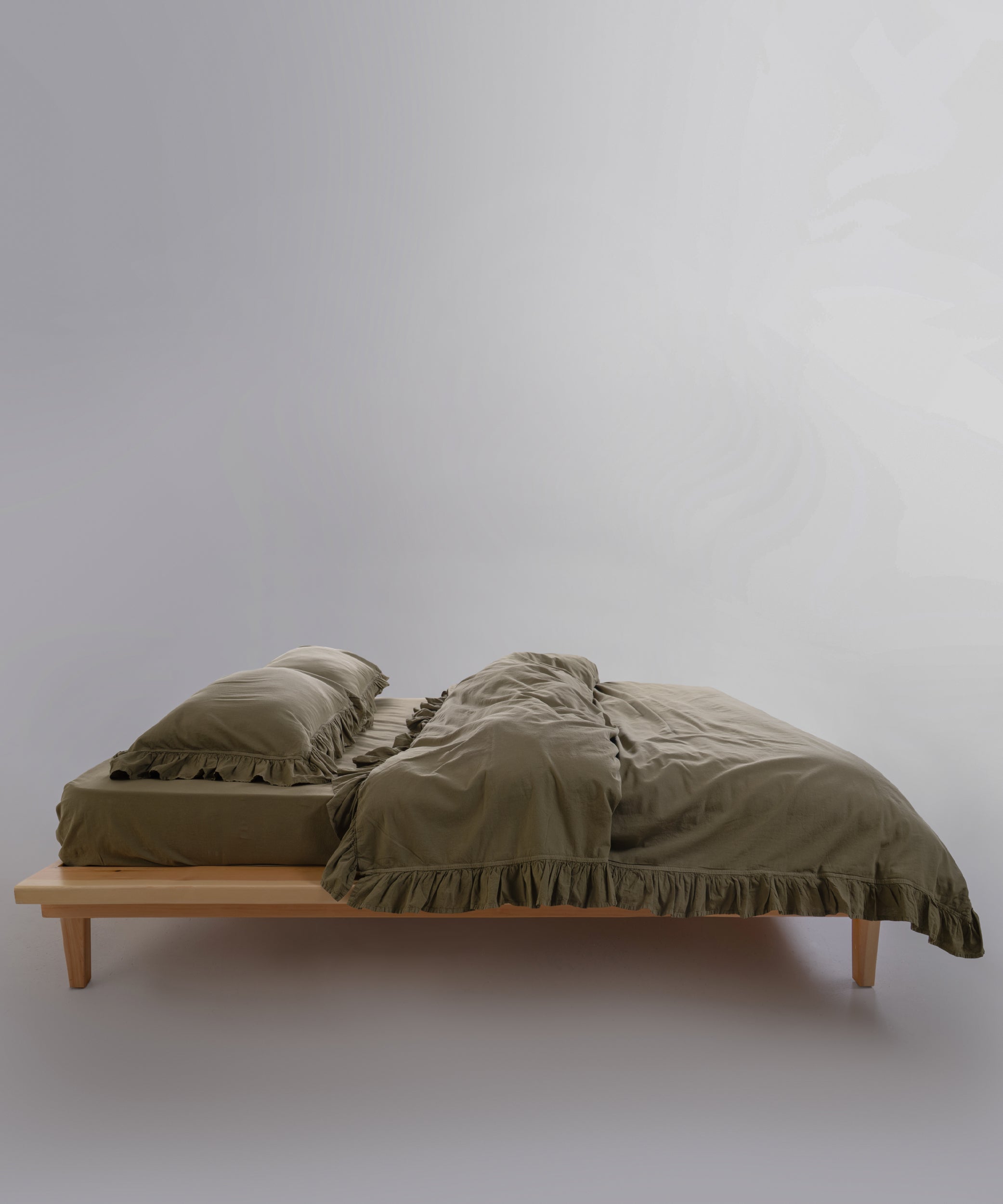 Ruffled edges & durable stitching