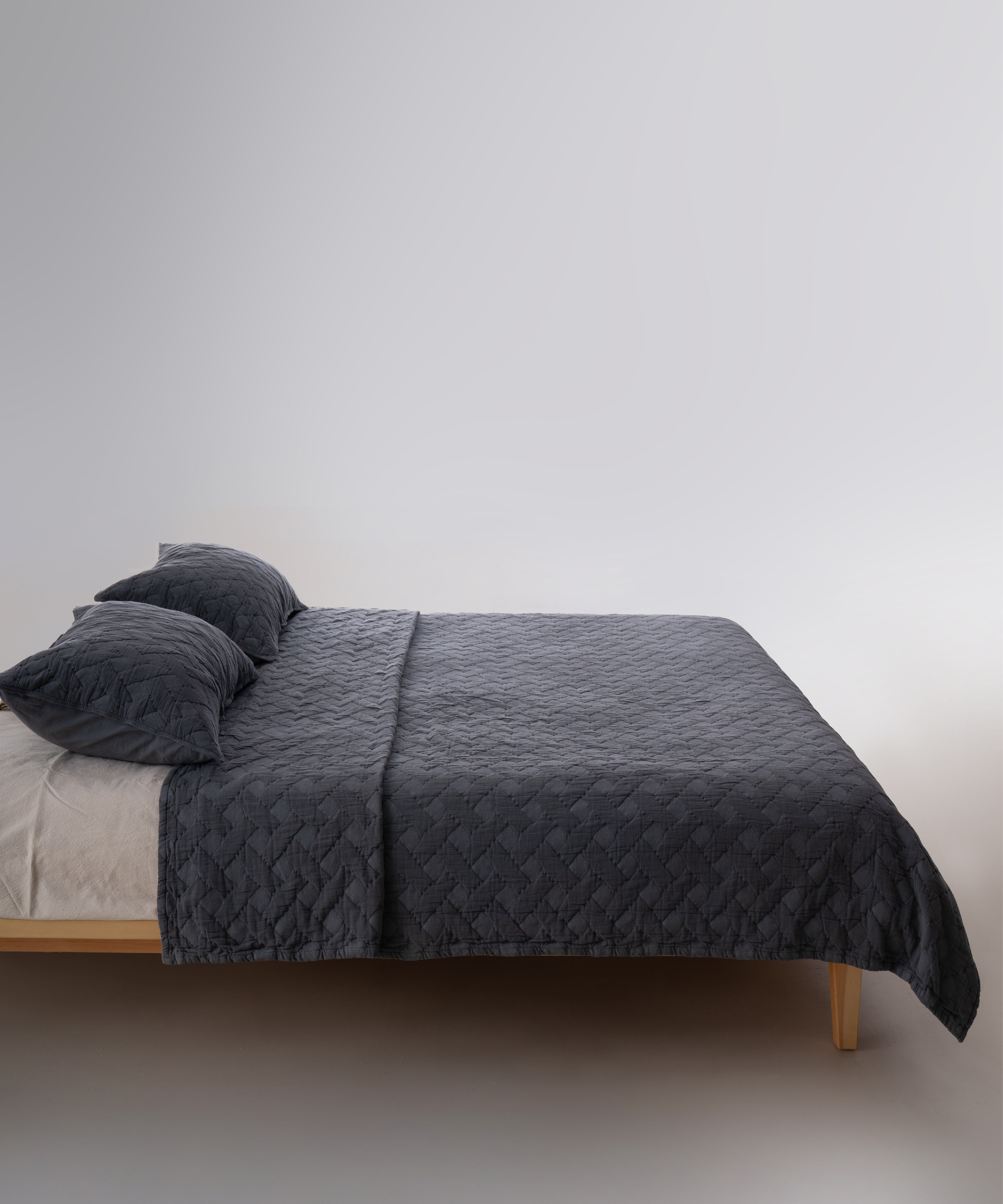 Brianna 100% Cotton Stonewashed Bedspread Set - Castlerock