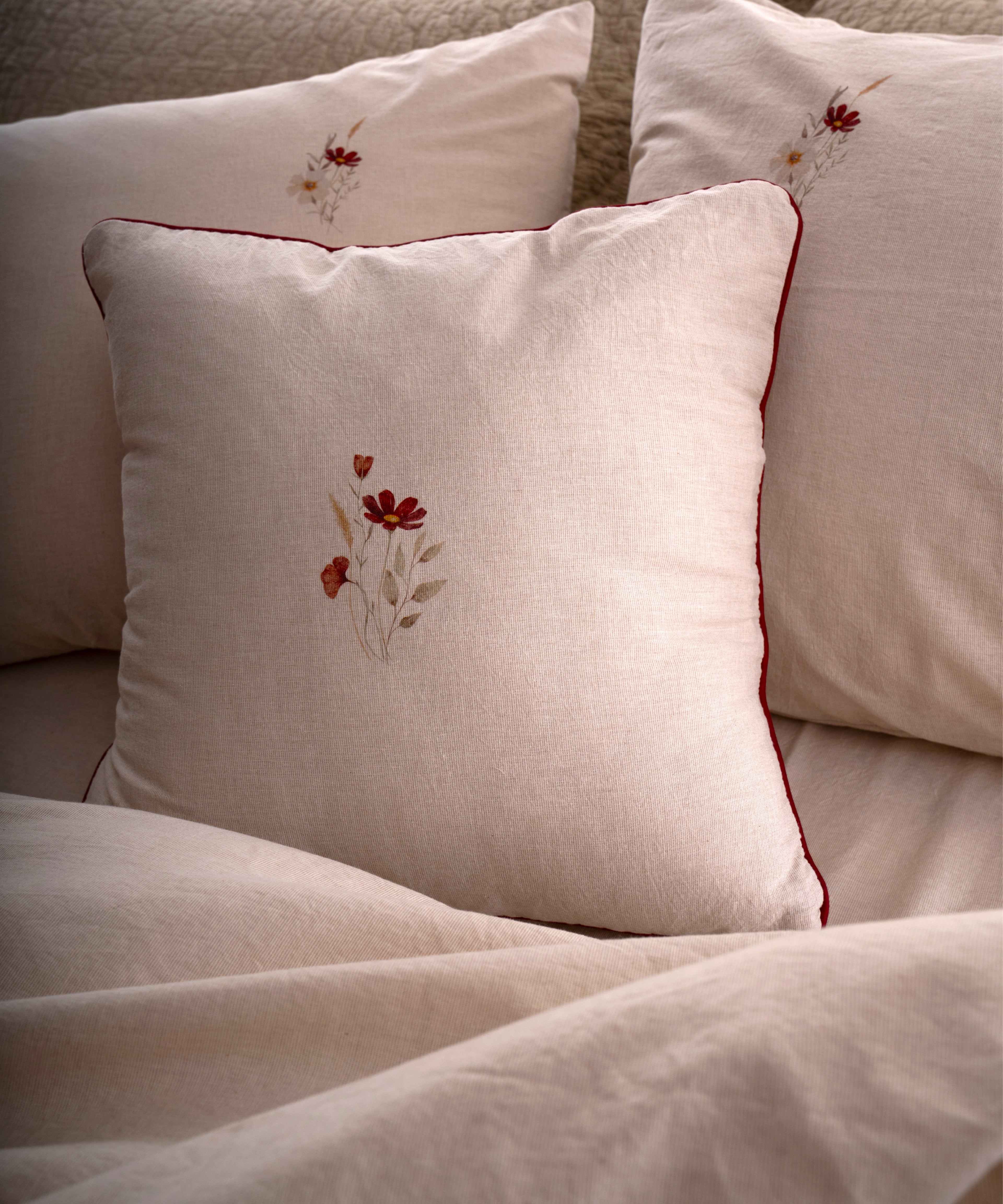Brise Printanière 100% Cotton Garmentwash Cushion - 45X45cm