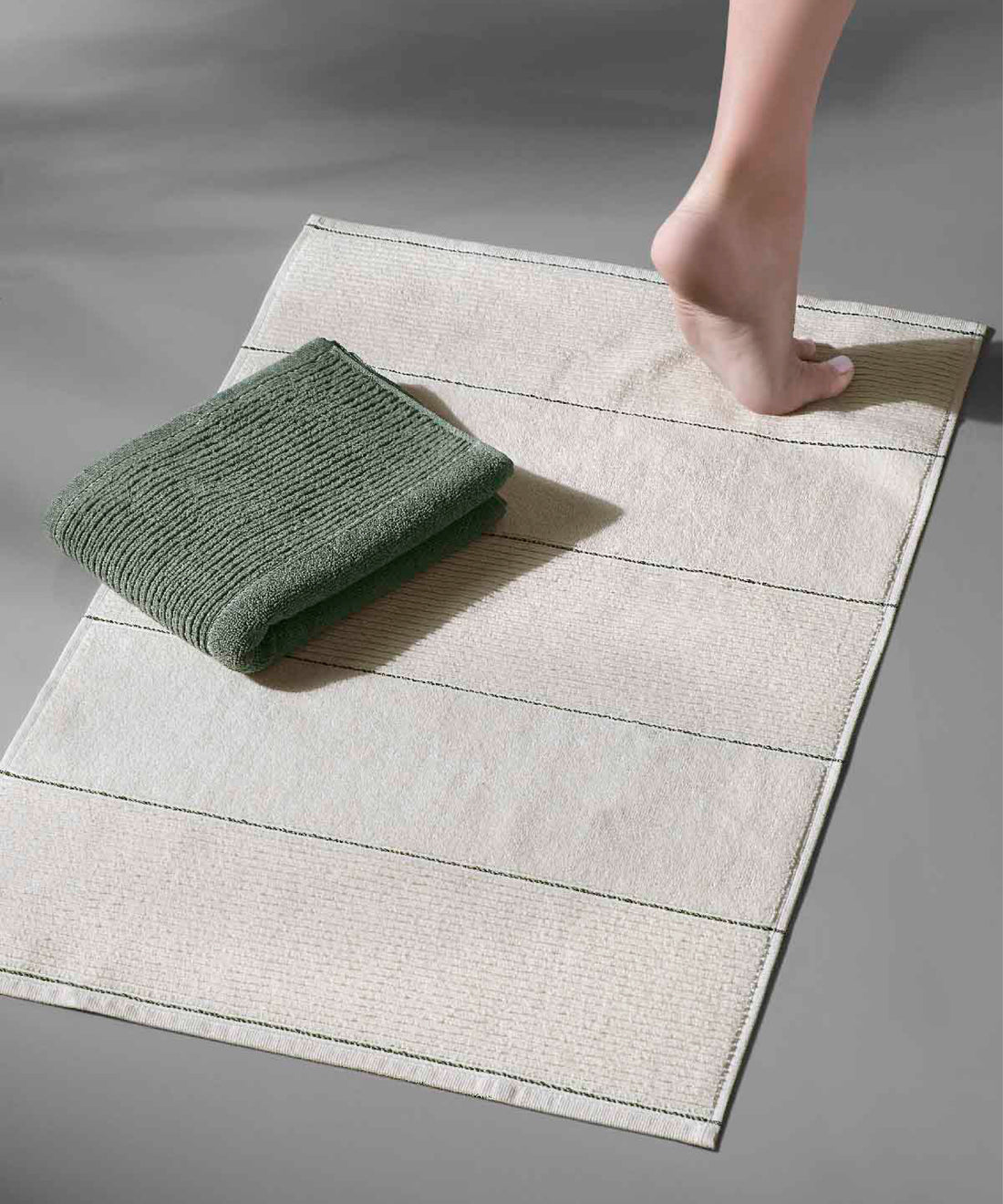 Carmine - 50x75cm Set of 2 Bathmats Olive
