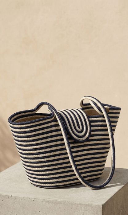 Boho Straw Style Magnetic Closure Natural Shoulder Bag - Navy &amp; Natural