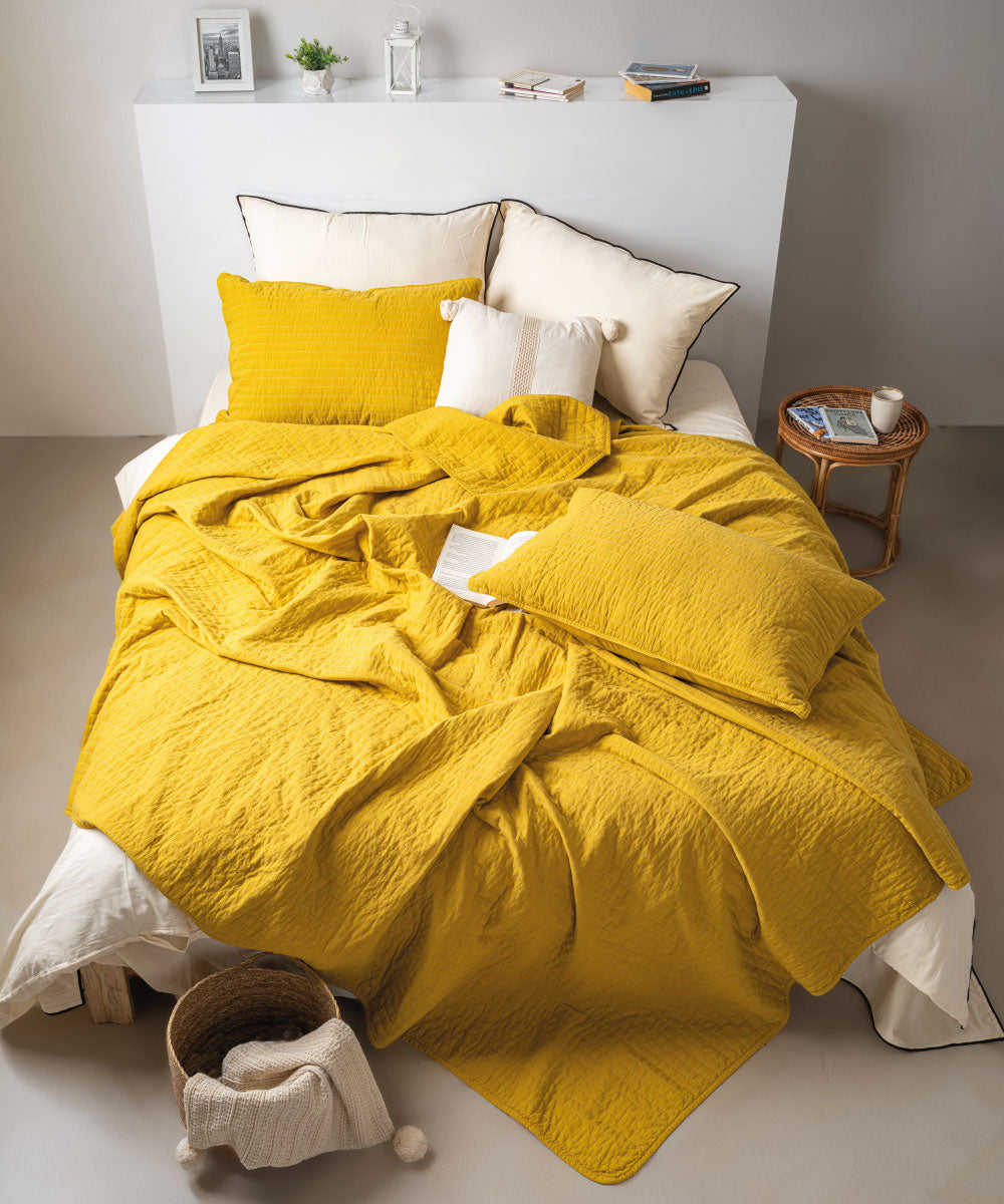 Essualte Bacis Bedspread Set Honey