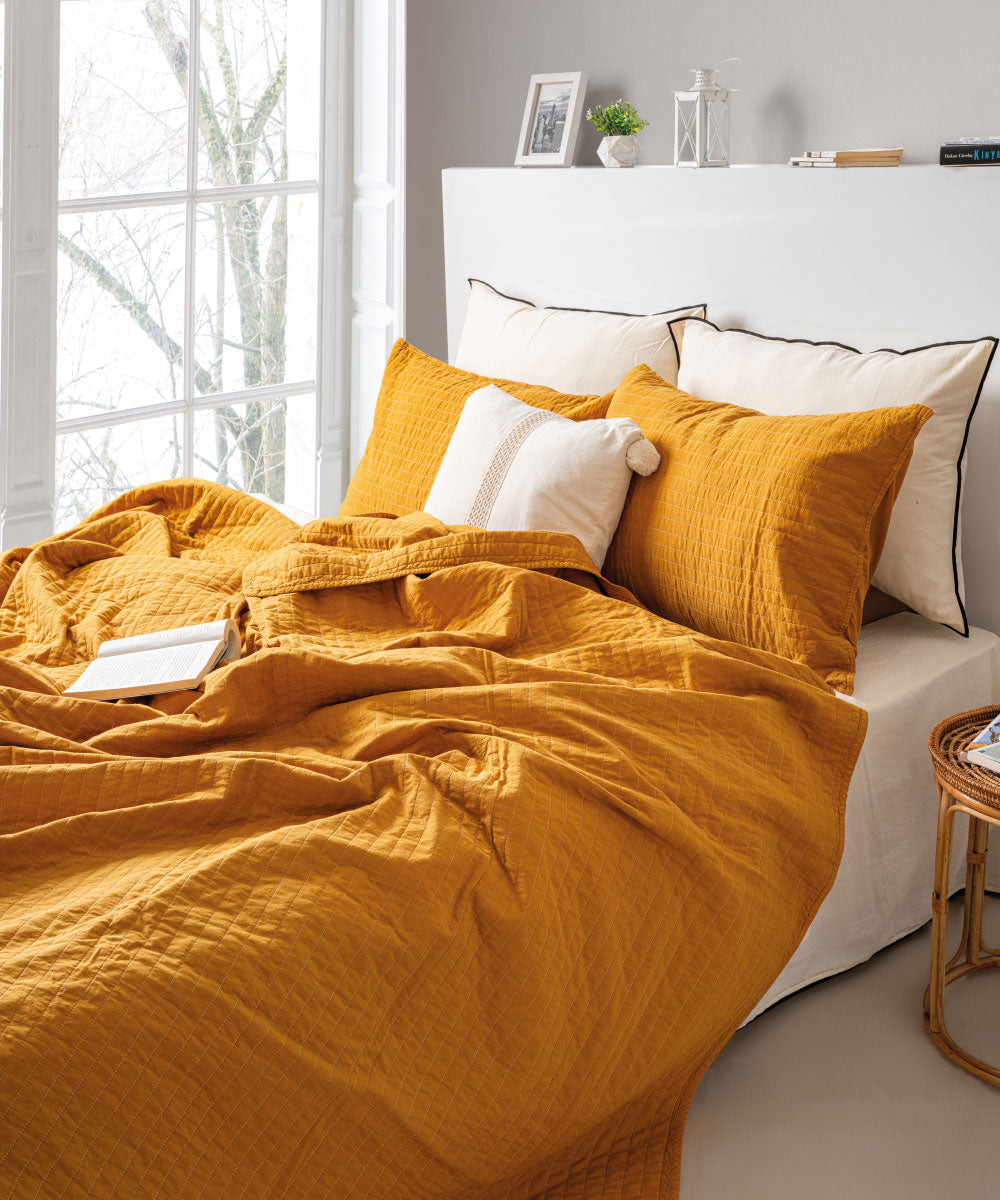 Essualte Bacis Bedspread Set Mustard