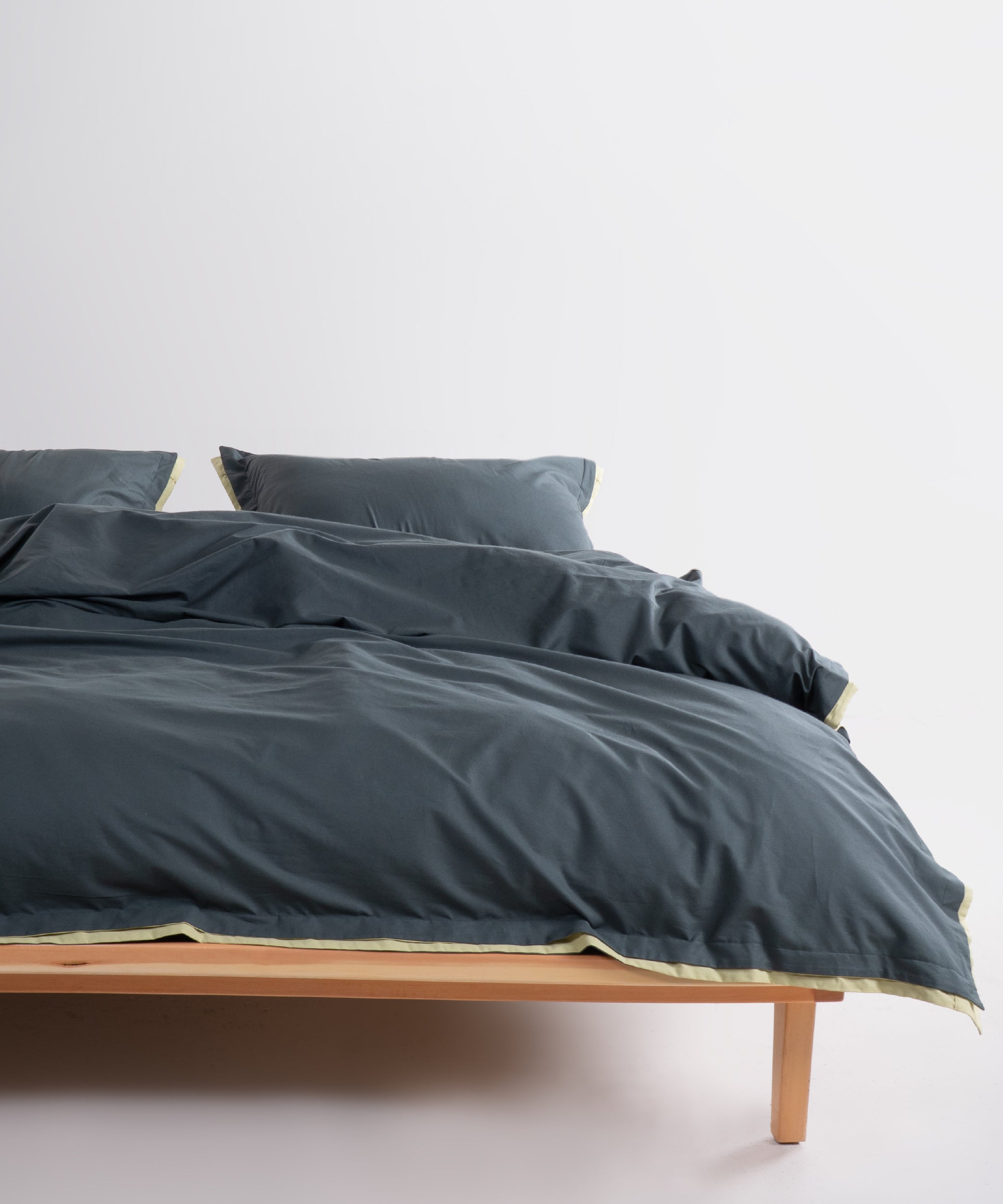 100% cotton dark green duvet cover set with pistachio Oxford border, minimalist hotel style bedding