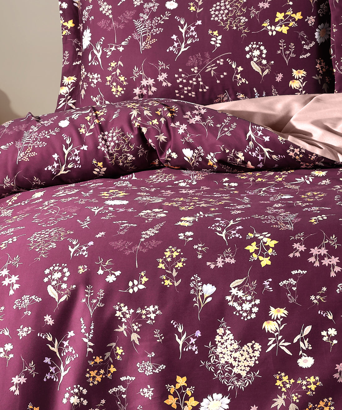 Duvet cover set 100% Cotton Satin Midnight raspberry detail