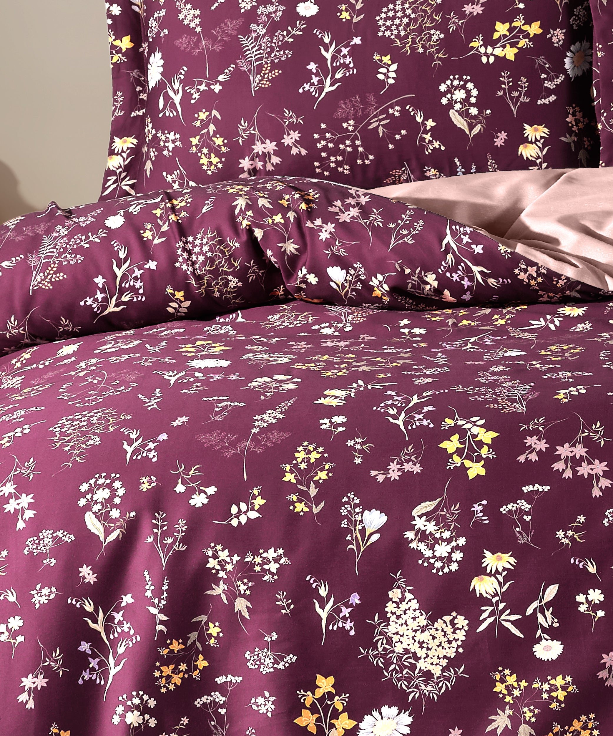 Duvet cover set 100% Cotton Satin Midnight raspberry detail