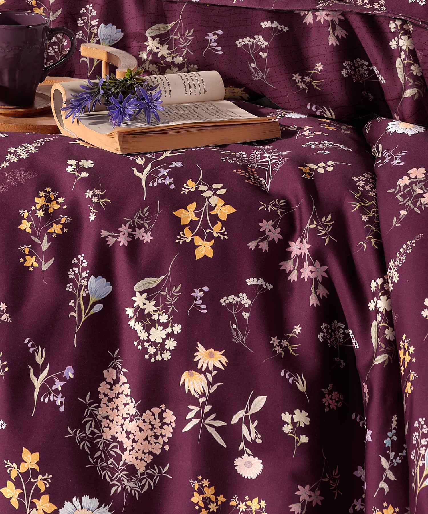 Duvet cover set 100% Cotton Satin Midnight raspberry details