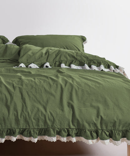 Four-Sided Frill Design with Delicate Guipure Finish
