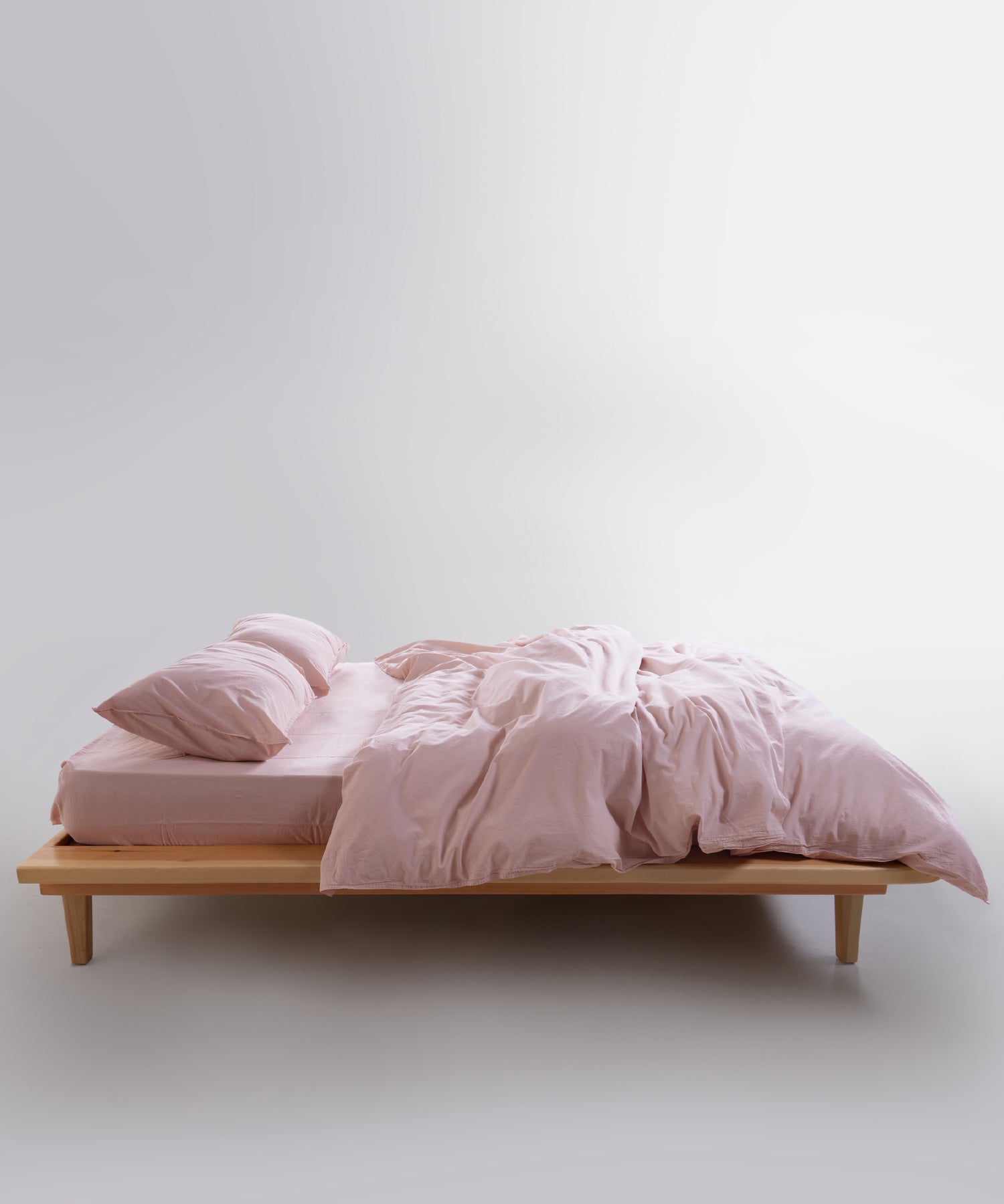 White stonewashed cotton pillowcase with envelope closure from Pristine duvet cover set UK