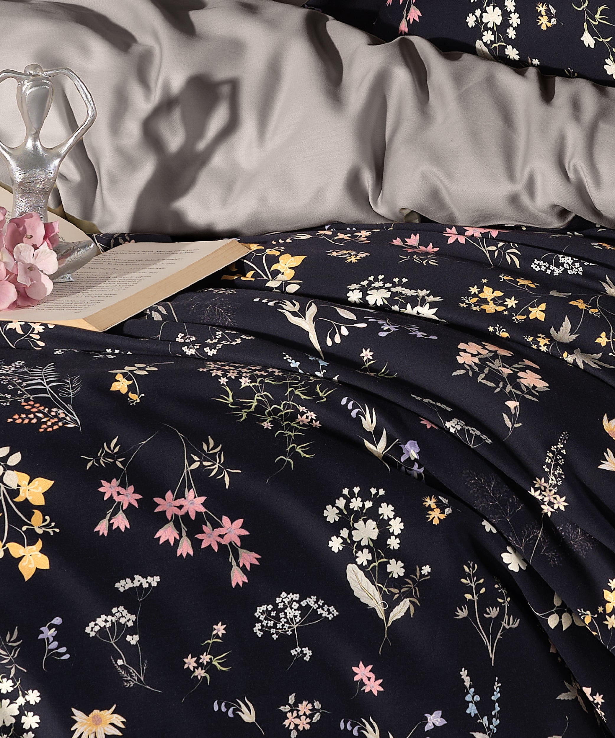 Midnight 100% Cotton Sateen Duvet Cover Set - Dress Blue Detail