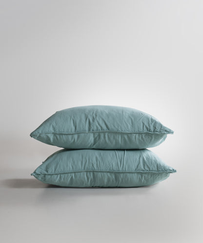 Stonewashed finish for extra softness. Mineral Blue 100% cotton pillowcase set, 50x75cm (2 pieces). Ideal for breathable, everyday luxury bedding.