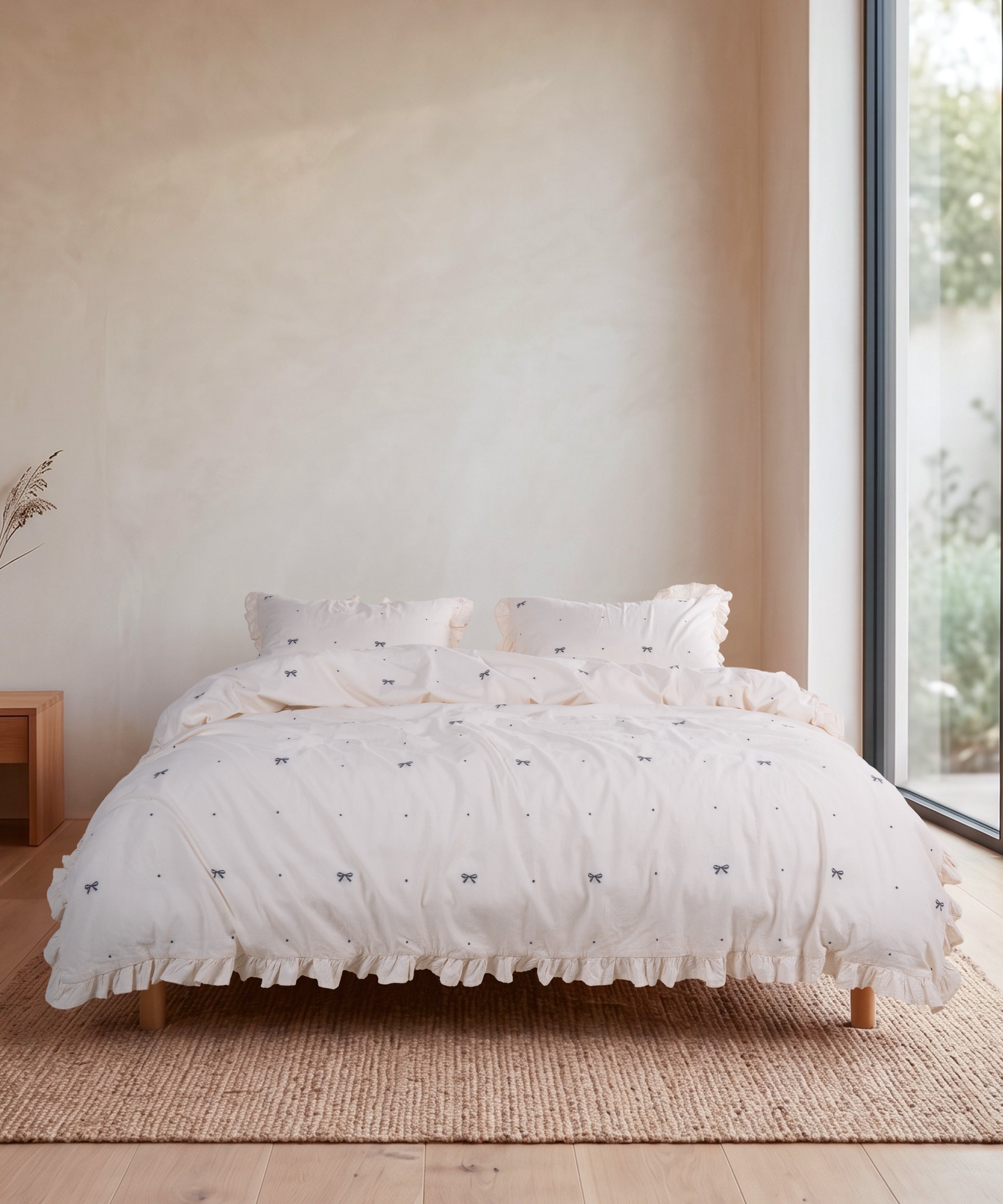Garment washed ribbon cream duvet cover set with ruffled pillowcases – Limasso London