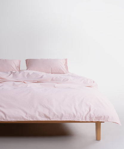 Upgrade your bedding with the Stonewash 100% Cotton Fitted Sheet in Pristine. Naturally breathable, ultra-soft stonewashed finish, secure elastic fit and available in all UK sizes with 25–40cm depth options. Shop now at Limasso London.