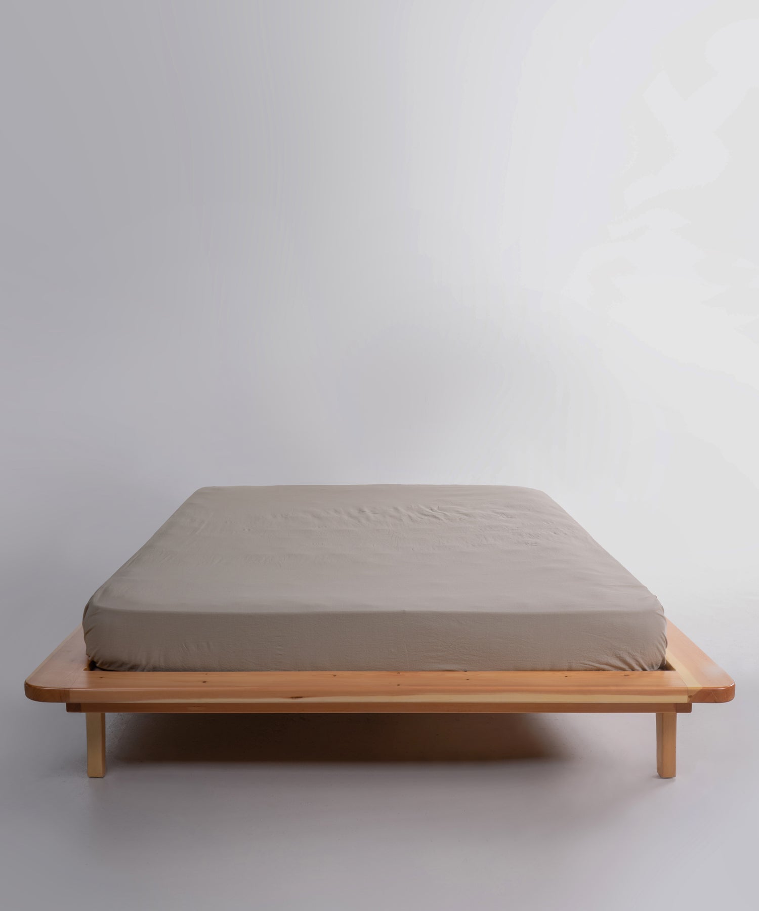 Stonewashed 100% cotton fitted sheet in oxfordtan beige, soft breathable fabric for UK USA CA mattresses