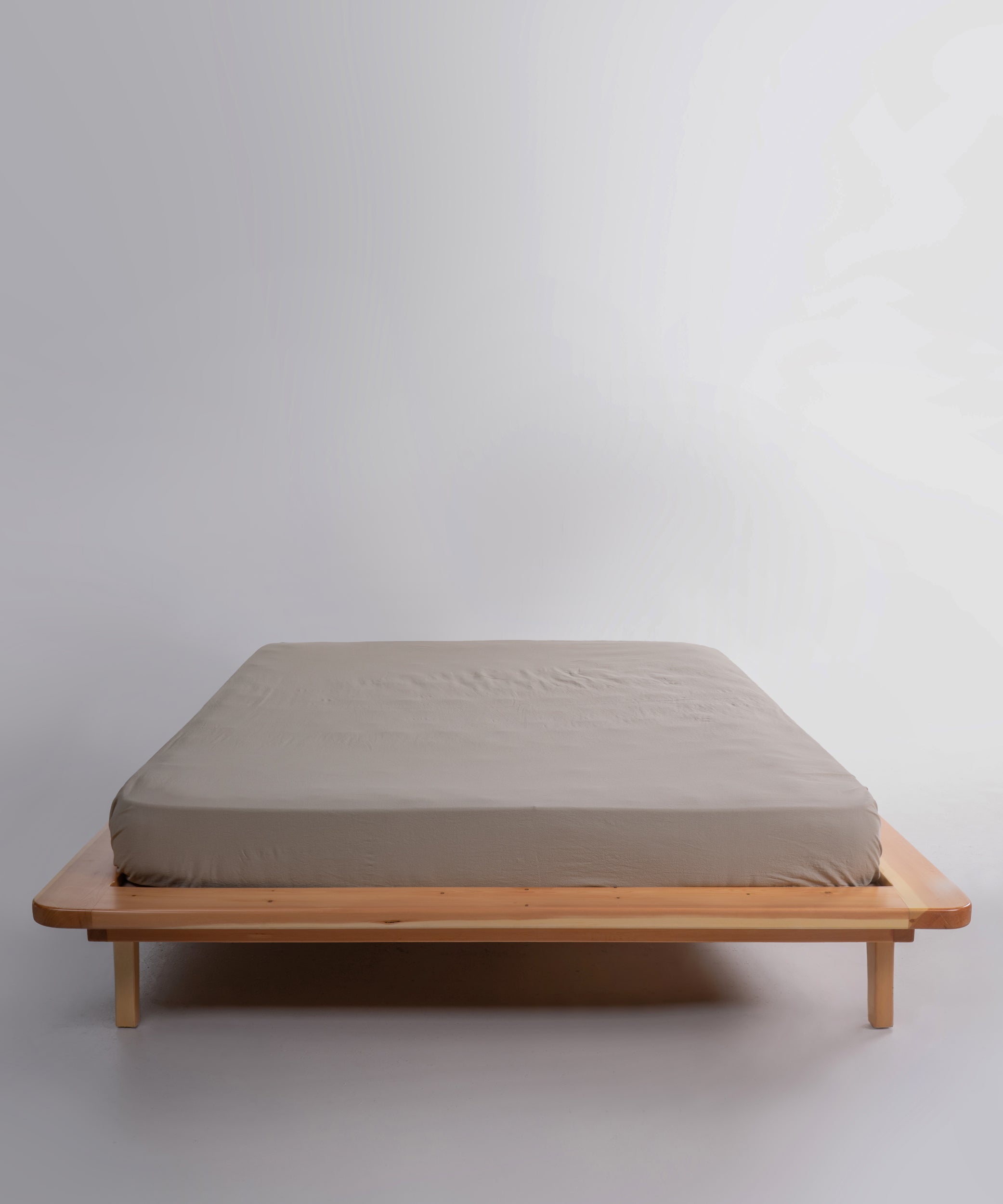 Stonewashed 100% cotton fitted sheet in oxfordtan beige, soft breathable fabric for UK USA CA mattresses