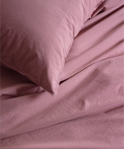 Stonewashed 100% cotton pillowcase set in Old Rose 50x75cm with envelope closure and soft breathable fabric