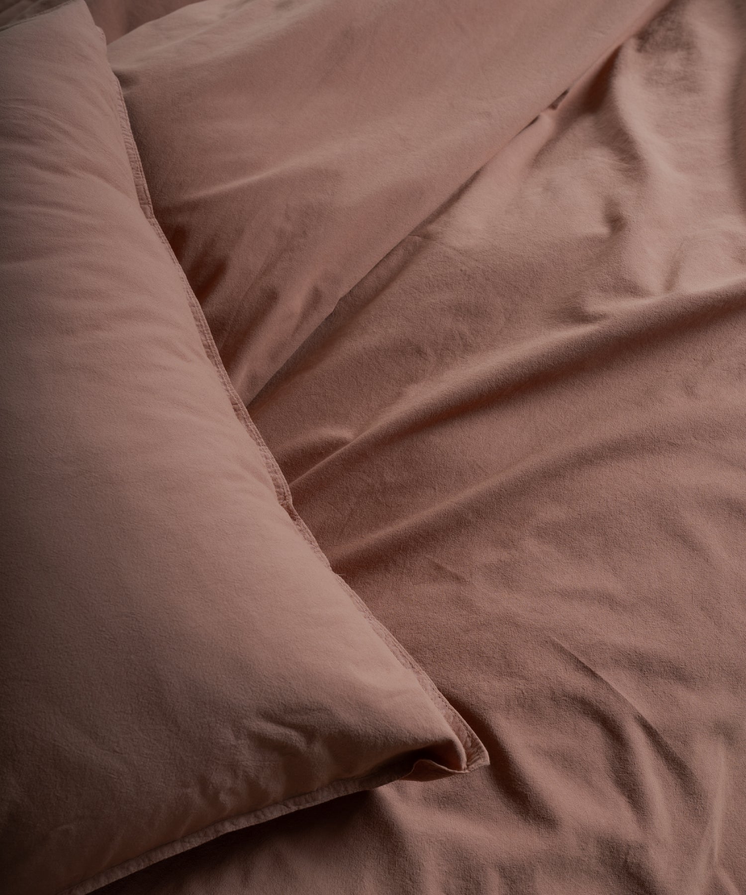 Ultra-soft, breathable cotton pillowcases (50x75cm). Designed for modern UK bedrooms and everyday luxury comfort.
