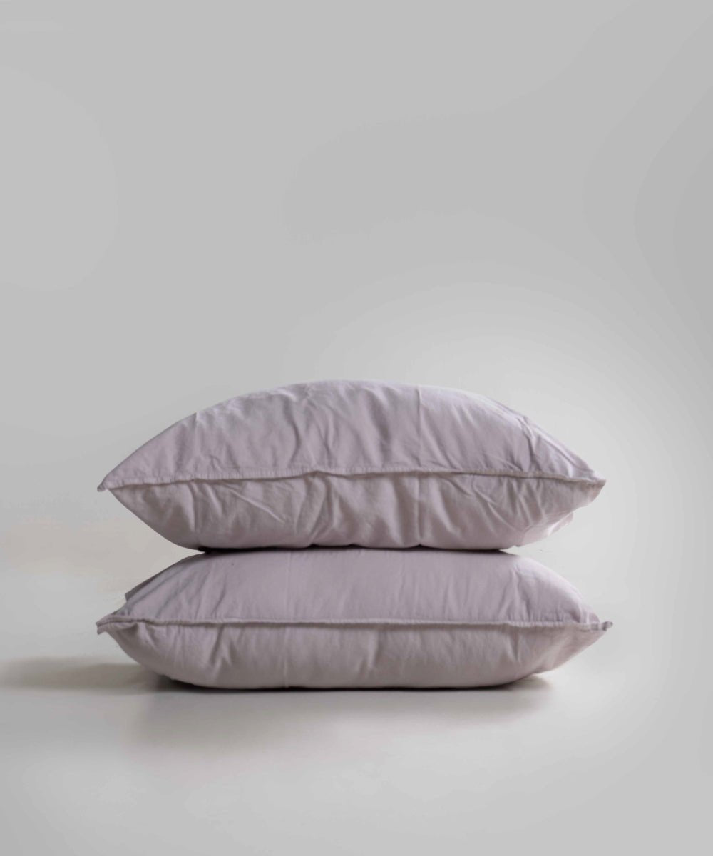 Classic Natural Cream stonewashed cotton pillowcases in 100% breathable cotton. Durable double-needle seams and envelope flap closure for everyday comfort. Set of 2, 50x75cm.