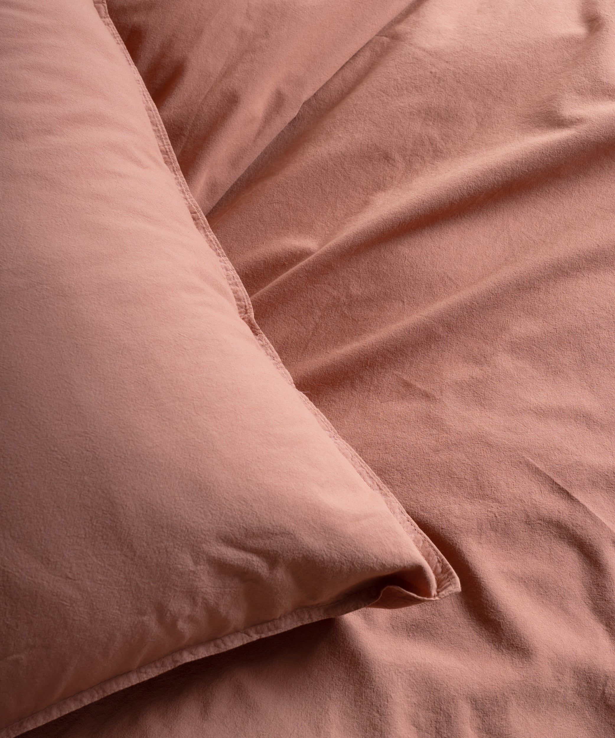 Stonewashed 100% cotton pillowcase set in Commercer colour, 50x75cm soft breathable pillow covers with envelope closure, luxury UK bedding