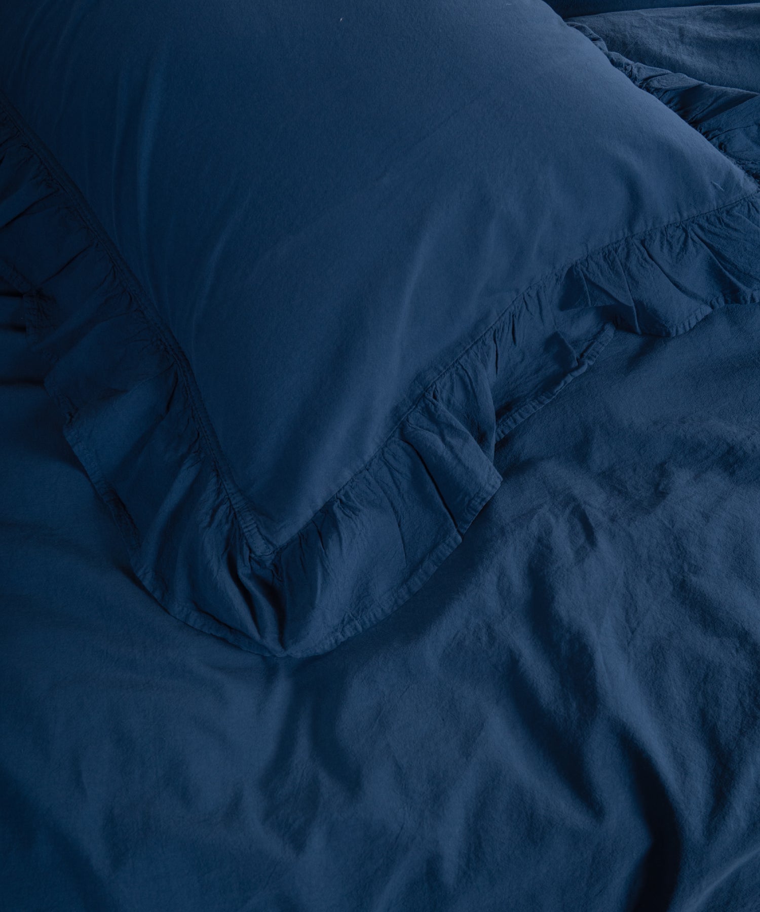 Stonewashed 100% cotton pillowcase set in dress blue, 50x75cm, set of two with soft finish and premium stitching