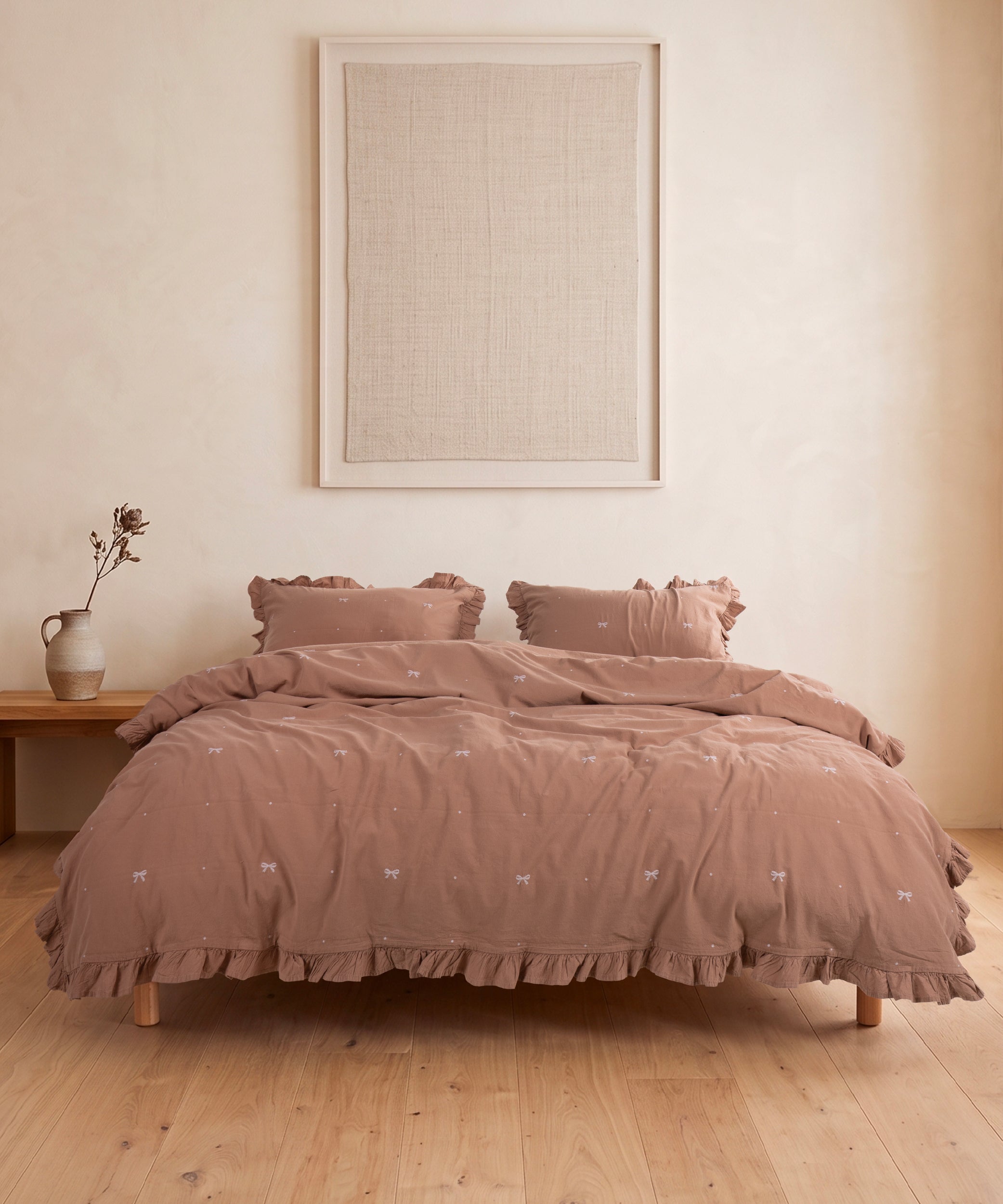 Wood Smoke cotton pillowcase with envelope closure and elegant ruffled edge detail