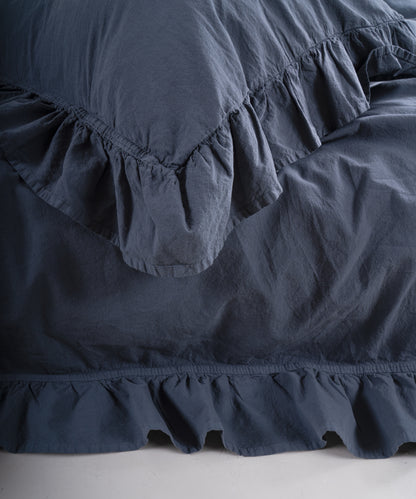 Castle Rock anthracite cotton pillowcase with ruffle detail and envelope closure
