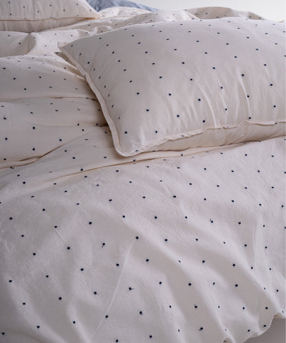Envelope closure pillowcase made from 100% garment washed cotton, soft and breathable finish