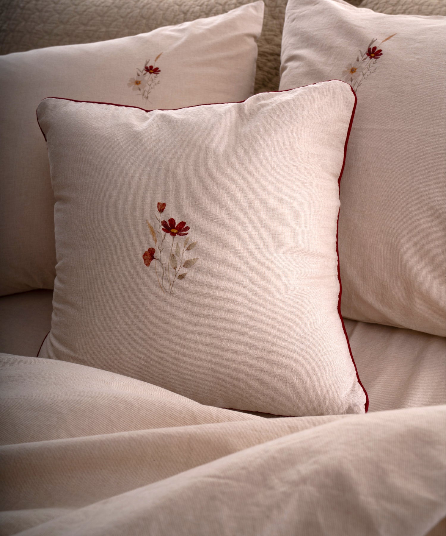 Brise Printanière 100% Cotton Garmentwash Cushion - 45X45cm
